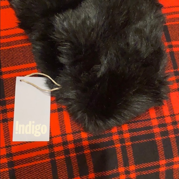 Luxe Faux fur pull through scarf - Picture 2 of 7